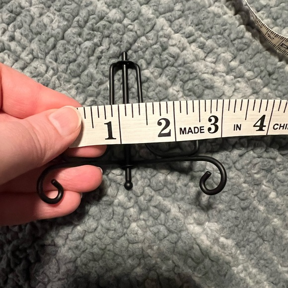 5 Elegant Black Metal Wall Decor Stand - Picture 6 of 6